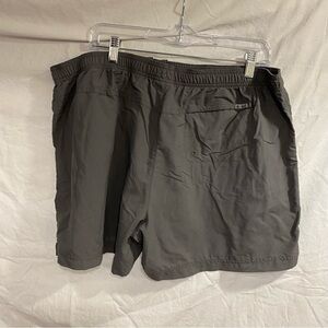 Woman’s Columbia Gray Shorts XXL